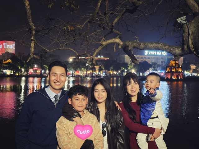 Con gái Mạnh Trường ở tuổi 17 - Ảnh 8.