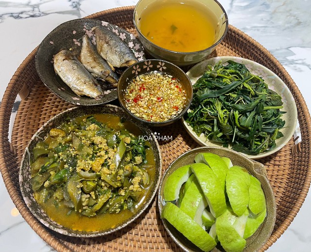 Gợi &yacute; 10 m&acirc;m cơm gia đ&igrave;nh m&ugrave;a mưa - Ảnh 3.