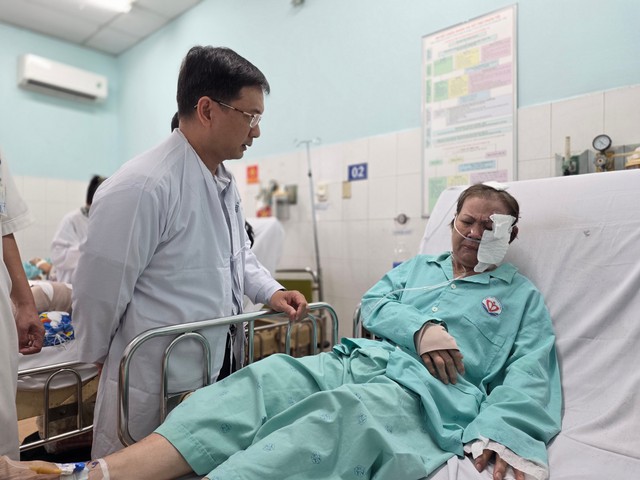 Tin mới nhất về vụ ch&aacute;y nh&agrave; trong hẻm ở TPHCM khiến 2 người chết, 5 người bị thương - Ảnh 3.