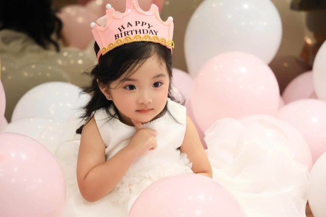 Lisa - con g&aacute;i &uacute;t nh&agrave; Kh&aacute;nh Thi được v&iacute; l&agrave; c&ocirc;ng ch&uacute;a đời thực - Ảnh 3.