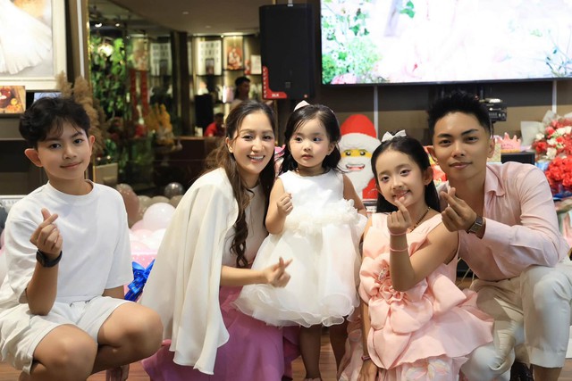 Lisa - con g&aacute;i &uacute;t nh&agrave; Kh&aacute;nh Thi được v&iacute; l&agrave; c&ocirc;ng ch&uacute;a đời thực - Ảnh 8.