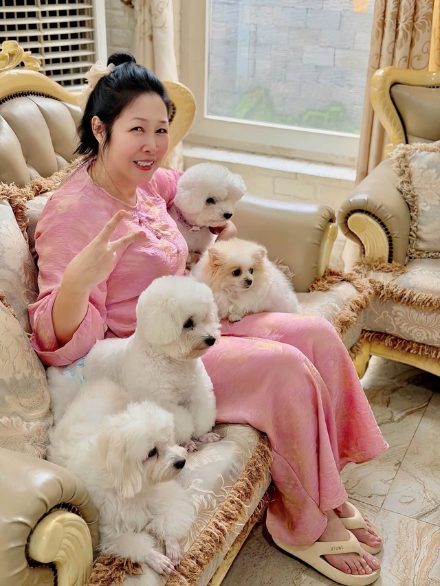 NSND Hồng Vân ở tuổi 60 - Ảnh 5.