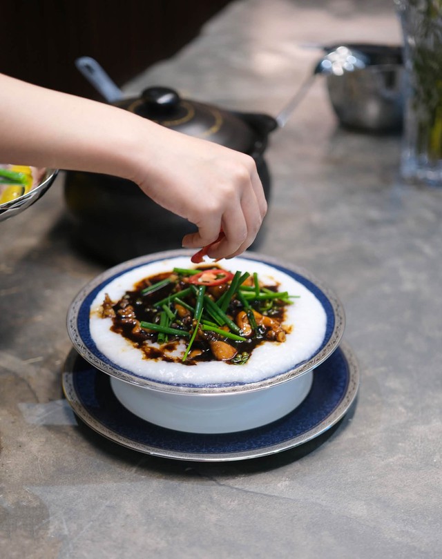 Phương Oanh vào bếp ngày mưa với món Cháo ếch Singapore đơn giản mà ngon - Ảnh 3.