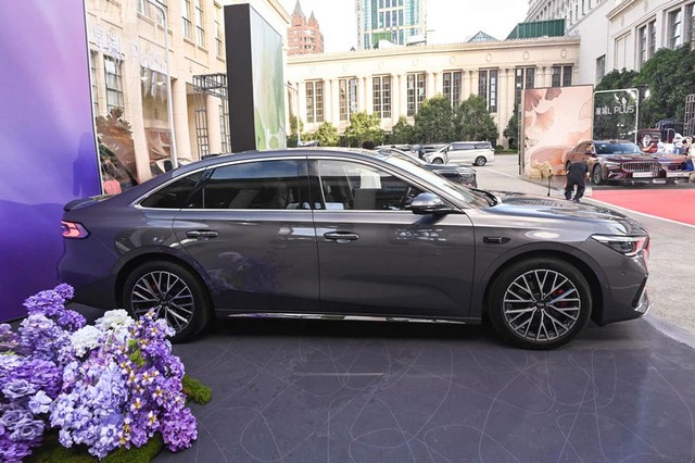 Gi&aacute; cả thị trường sedan cao cấp Geely Xingrui L Plus 2027 tại Việt Nam - Ảnh 3.