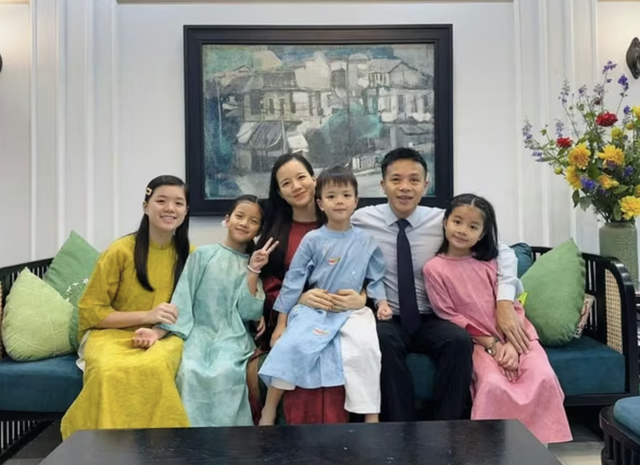MC Minh Trang một mình nuôi 4 con sau ly hôn: Chia sẻ gây chú ý - Ảnh 1.