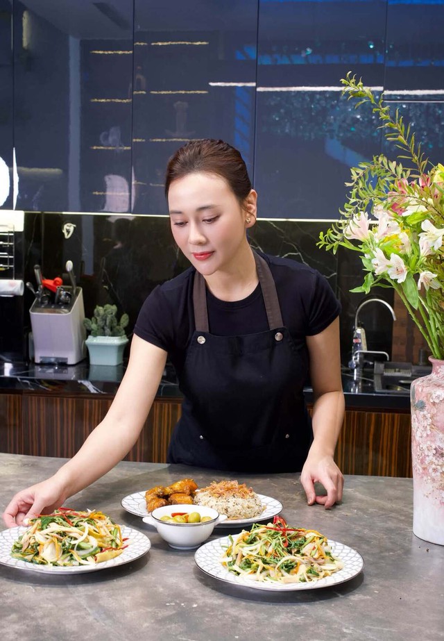 Phương Oanh vào bếp ngày mưa với món Cháo ếch Singapore đơn giản mà ngon - Ảnh 4.