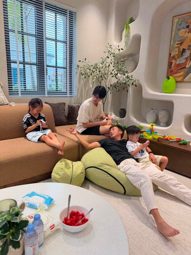 3 con nh&agrave; Cường Đ&ocirc; la b&igrave;nh y&ecirc;n b&ecirc;n nhau trong ng&agrave;y nghỉ lễ - Ảnh 2.