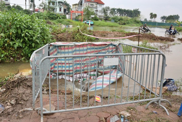 H&agrave; Nội y&ecirc;u cầu l&agrave;m r&otilde; tr&aacute;ch nhiệm vụ nam sinh tử vong ở phường Đ&ocirc;ng Ngạc - Ảnh 2.