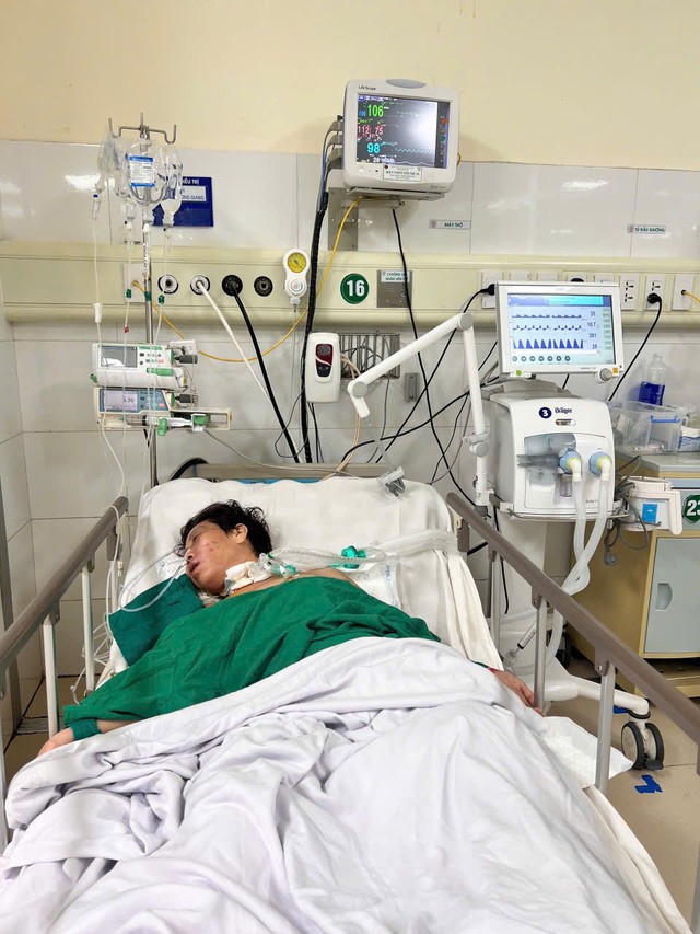 MS 1116: Mẹ nguy kịch nằm một chỗ, hai con tuổi ăn học đứng trước nguy cơ mất chỗ dựa duy nhất - Ảnh 2.