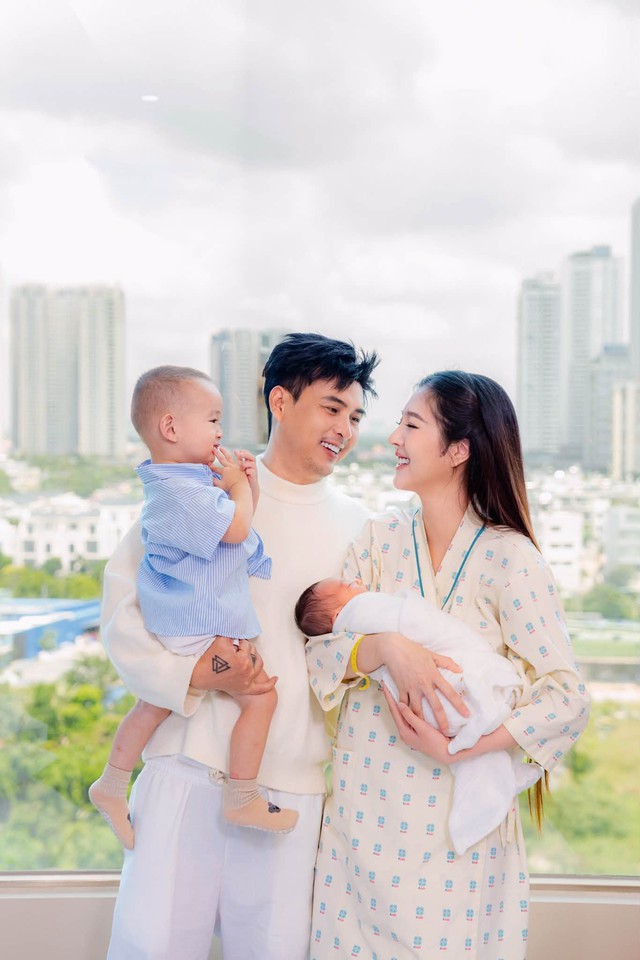 Hồ Quang Hiếu ch&agrave;o đ&oacute;n con thứ hai: Tin vui bất ngờ ở tuổi 43 - Ảnh 3.