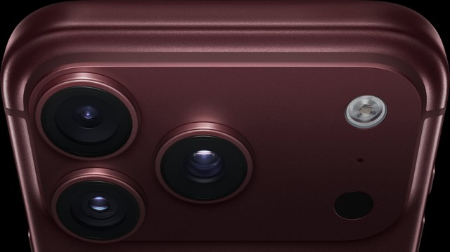 Trải nghiệm màu Burgundy và Băng Thanh trên iPhone 18 Pro: Ra ánh sáng thật mới thấy khác biệt - Ảnh 2.