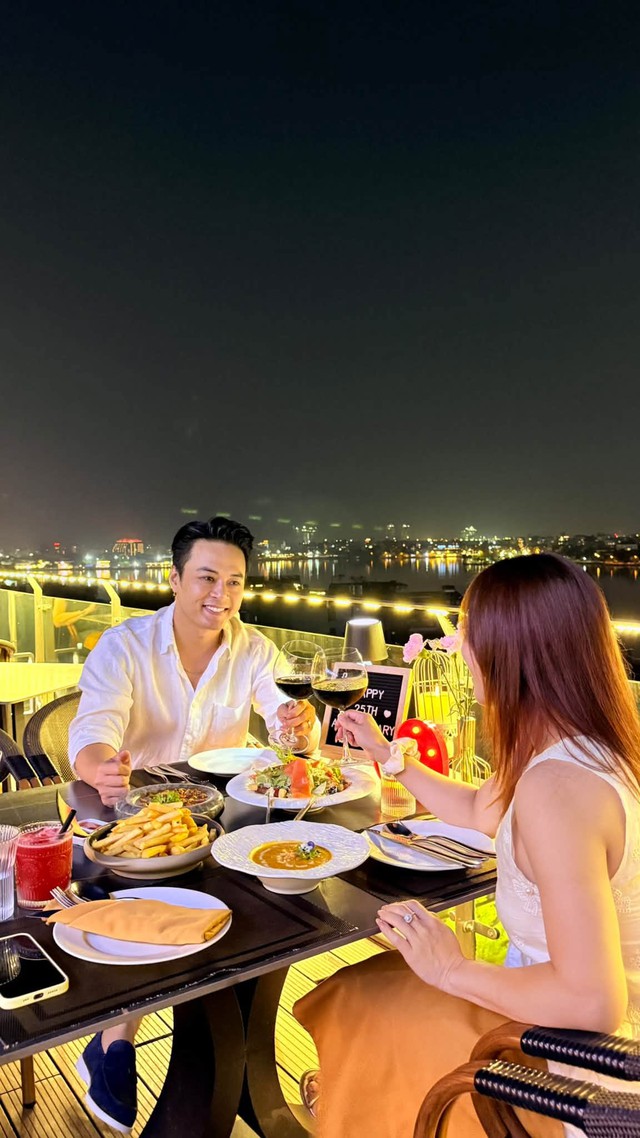 Hồng Đăng ở tuổi 42 nhắn gửi vợ: 'Cảm ơn em đ&atilde; lu&ocirc;n b&ecirc;n anh' - Ảnh 1.