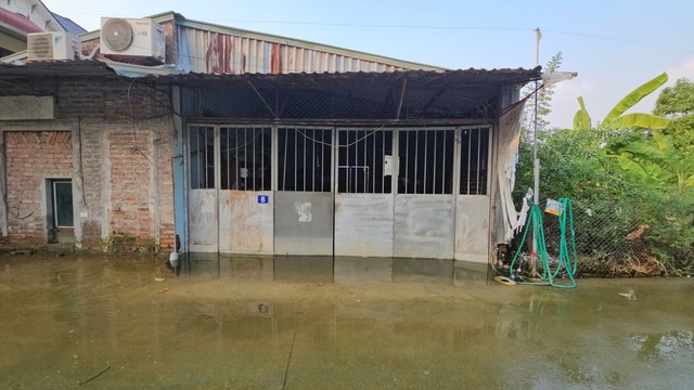 Hiện trạng cuộc sống người d&acirc;n th&ocirc;n ven s&ocirc;ng T&iacute;ch sau 1 tuần ngập lũ 2026 - Ảnh 3.