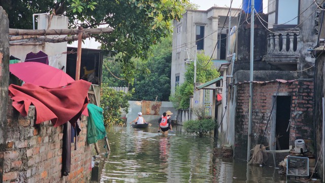 Hiện trạng cuộc sống người d&acirc;n th&ocirc;n ven s&ocirc;ng T&iacute;ch sau 1 tuần ngập lũ 2026 - Ảnh 6.