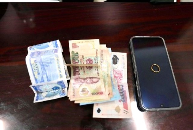 Đ&ocirc;i nam nữ cướp t&agrave;i sản của cụ b&agrave; 85 tuổi để trả tiền ph&ograve;ng - Ảnh 2.