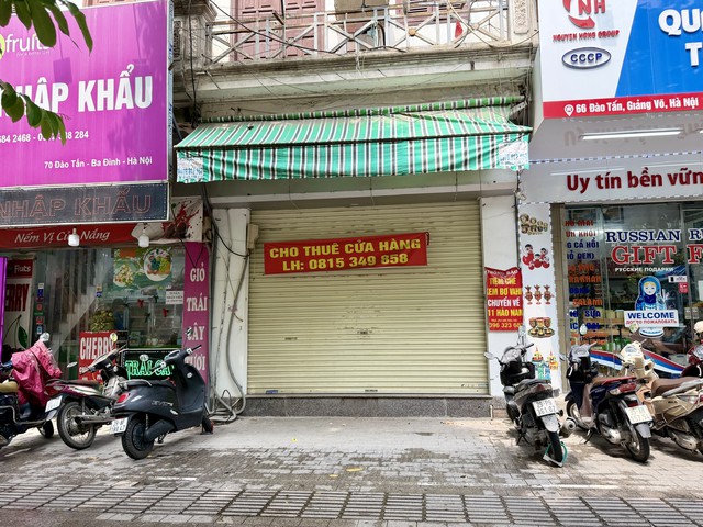 H&agrave;ng loạt mặt bằng &lsquo;v&agrave;ng&rsquo; bỏ trống, biển treo la liệt t&igrave;m kh&aacute;ch cho thu&ecirc; - Ảnh 6.