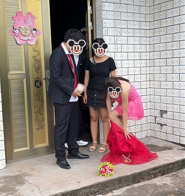 Cận giờ cưới, c&ocirc; d&acirc;u cởi v&aacute;y cưới bỏ đi khi biết danh t&iacute;nh người ch&uacute; rể chọn l&agrave;m ph&ugrave; d&acirc;u - Ảnh 1.