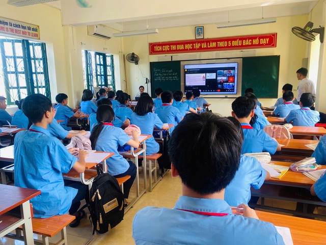 X&acirc;y dựng &ldquo;l&aacute; chắn tư tưởng&rdquo; cho học sinh v&ugrave;ng cao trong kh&ocirc;ng gian số: Từ thực trạng đến đột ph&aacute; c&ocirc;ng nghệ - Ảnh 4.