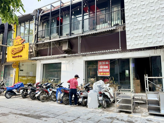 H&agrave;ng loạt mặt bằng &lsquo;v&agrave;ng&rsquo; bỏ trống, biển treo la liệt t&igrave;m kh&aacute;ch cho thu&ecirc; - Ảnh 4.