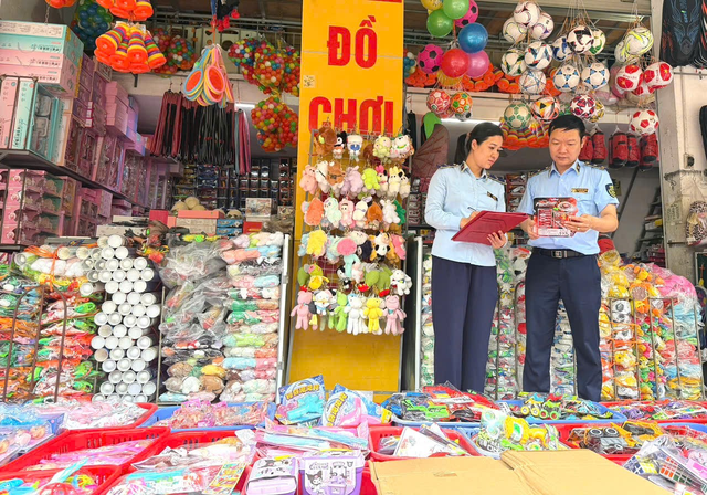 Xử l&yacute; vi phạm an to&agrave;n thực phẩm dịp Tết Trung thu 2026 tại thanh h&oacute;a - Ảnh 1.