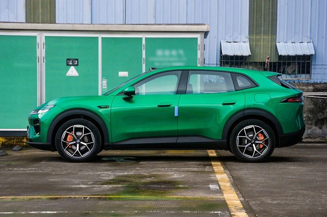 SUV hạng D giá 542 triệu đồng, 5 phiên bản, mạnh 367 mã lực, trang bị tiên tiến - Ảnh 2.