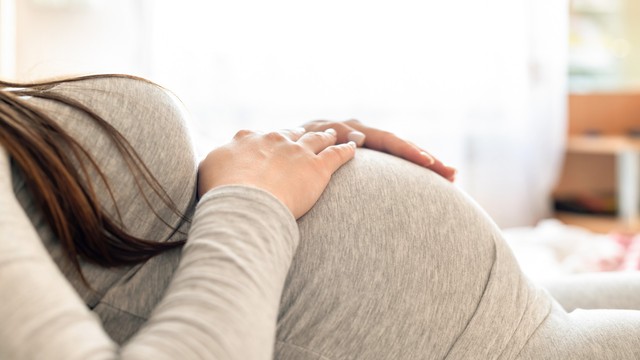 Chỉ một tấm ảnh đ&atilde; l&agrave;m r&otilde; mối quan hệ giữa mẹ vợ v&agrave; con rể khi con g&aacute;i mang bầu - Ảnh 1.