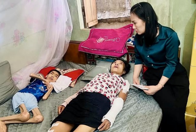 MS 1118: Gia cảnh người đàn ông chăm mẹ già, con bệnh, vợ bị tai nạn nghiêm trọng - Ảnh 8.