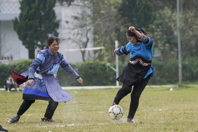 B&oacute;ng đ&aacute; nữ 7 người tại Ng&agrave;y hội văn h&oacute;a d&acirc;n tộc M&ocirc;ng 2026 - Ảnh 2.