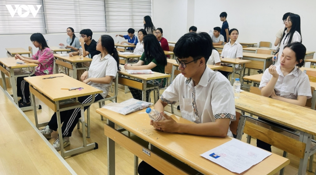Tin s&aacute;ng 26/9: Thời tiết H&agrave; Nội 10 ng&agrave;y tới; Dự kiến bỏ m&ocirc;n thứ ba, lớp 10 chỉ thi To&aacute;n v&agrave; Ngữ văn - Ảnh 2.
