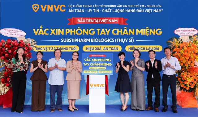 VNVC triển khai ti&ecirc;m vaccine tay ch&acirc;n miệng cho trẻ em Việt Nam - Ảnh 1.