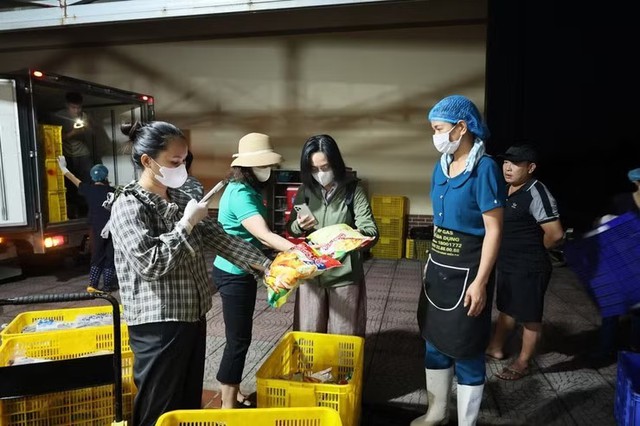 Tin s&aacute;ng 27/9: Những trường hợp t&agrave;i khoản VNeID tự động kh&oacute;a; Dừng hợp đồng nh&agrave; thầu cung cấp dịch vụ vụ bữa ăn b&aacute;n tr&uacute; to&agrave;n t&oacute;p mỡ - Ảnh 2.
