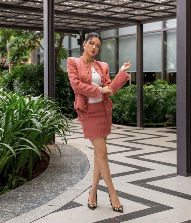 Ho&agrave;ng Th&ugrave;y Linh diện mạo kh&aacute;c lạ với gu thời trang biến ho&aacute; - Ảnh 13.