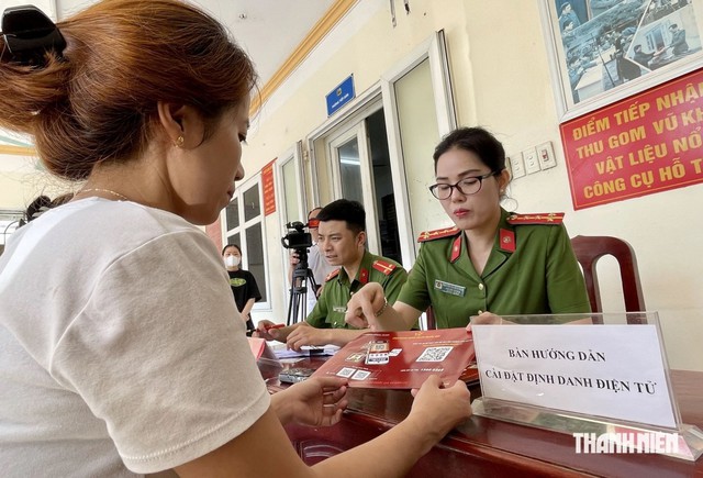 Tin s&aacute;ng 27/9: Những trường hợp t&agrave;i khoản VNeID tự động kh&oacute;a; Dừng hợp đồng nh&agrave; thầu cung cấp dịch vụ vụ bữa ăn b&aacute;n tr&uacute; to&agrave;n t&oacute;p mỡ - Ảnh 1.