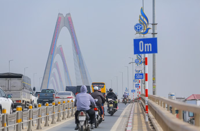 Tin s&aacute;ng 28/9: Người d&acirc;n cần l&agrave;m ngay điều n&agrave;y h&ocirc;m nay để kh&ocirc;ng bị kh&oacute;a t&agrave;i khoản định danh điện tử VNeID; Cản trở tr&aacute;i ph&aacute;p luật hoạt động b&aacute;o ch&iacute; c&oacute; thể bị xử phạt đến 100.000.000 đồng - Ảnh 4.