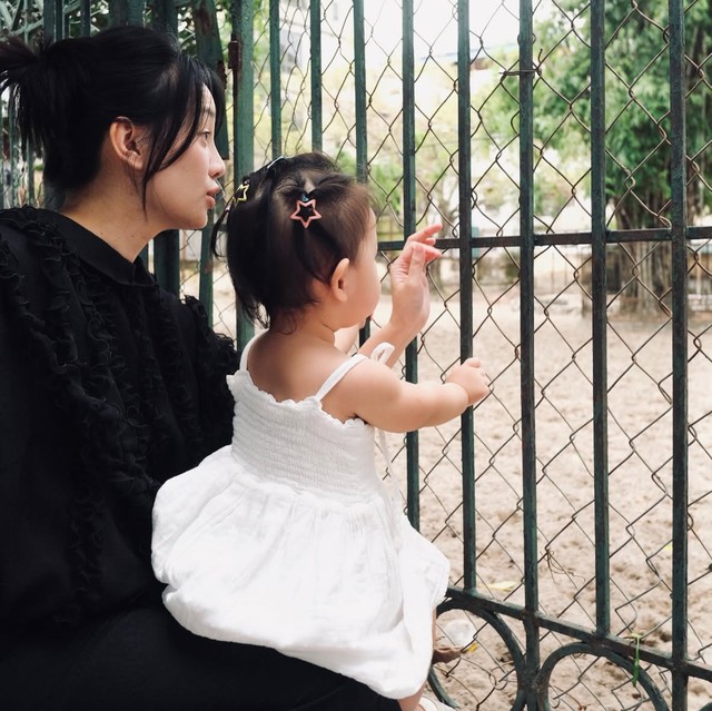 Vẻ ngo&agrave;i đ&aacute;ng y&ecirc;u tuổi l&ecirc;n 2 của con g&aacute;i MC Quỳnh Chi - Ảnh 8.