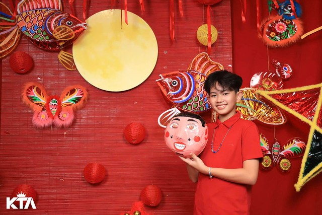 Diện mạo tuổi 'hay ăn chóng lớn' của 3 con nhà Khánh Thi - Phan Hiển - Ảnh 2.