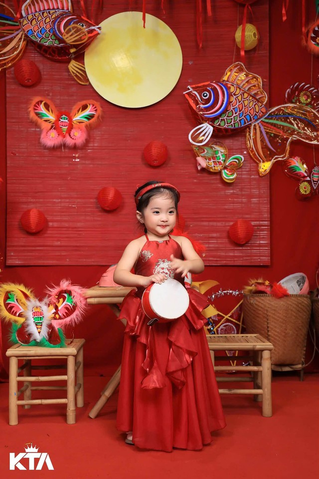 Diện mạo tuổi 'hay ăn chóng lớn' của 3 con nhà Khánh Thi - Phan Hiển - Ảnh 7.