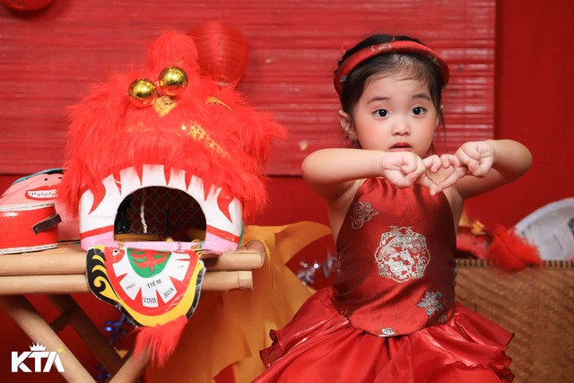 Diện mạo tuổi 'hay ăn chóng lớn' của 3 con nhà Khánh Thi - Phan Hiển - Ảnh 9.