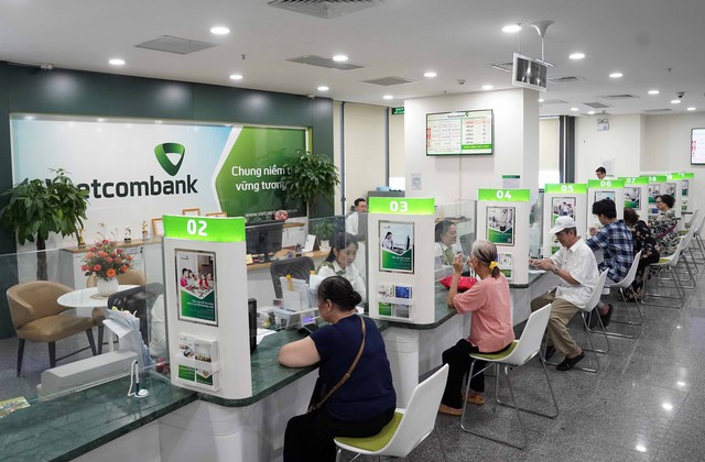 L&atilde;i suất Agribank , Vietcombank , BIDV , VietinBank 2026: Gửi 800 triệu nhận l&atilde;i bao nhi&ecirc;u? - Ảnh 2.