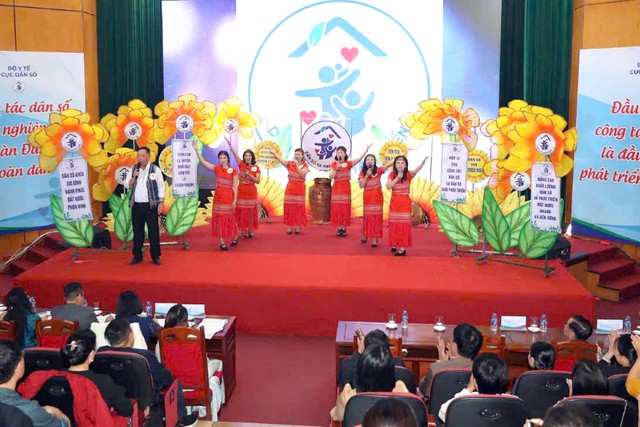 Bộ Y tế ph&ecirc; duyệt Đề &aacute;n chuyển đổi số trong truyền th&ocirc;ng d&acirc;n số đến năm 2030 - Ảnh 1.