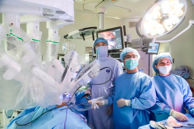 Nuốt nghẹn k&eacute;o d&agrave;i, người đ&agrave;n &ocirc;ng 53 tuổi ph&aacute;t hiện ung thư thực quản - Ảnh 1.