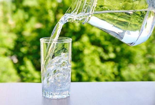 Loại nước rẻ tiền nhưng mang lại hiệu quả cho sức khỏe từ tr&iacute; n&atilde;o đến hệ miễn dịch kh&ocirc;ng phải ai cũng l&agrave;m đ&uacute;ng - Ảnh 3.