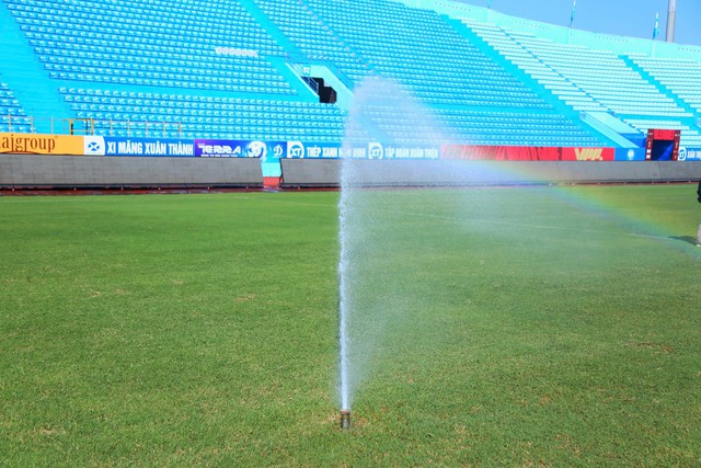 Cận cảnh s&acirc;n Thi&ecirc;n Trường được Th&eacute;p Xanh Nam Định 'thay &aacute;o' trước m&ugrave;a giải mới - Ảnh 4.