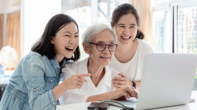 Sau nghỉ hưu mới hiểu: Tuổi gi&agrave; muốn an nh&agrave;n hạnh ph&uacute;c, c&oacute; 4 thứ c&agrave;ng sớm bu&ocirc;ng bỏ c&agrave;ng tốt - Ảnh 2.