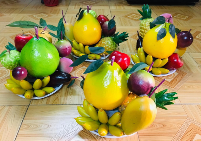 Thời điểm thụ lộc sau thắp hương, c&oacute; n&ecirc;n d&ugrave;ng hoa quả giả c&uacute;ng Phật v&agrave; c&aacute;ch đặt đĩa tr&aacute;i c&acirc;y chuẩn tr&ecirc;n b&agrave;n thờ - Ảnh 3.