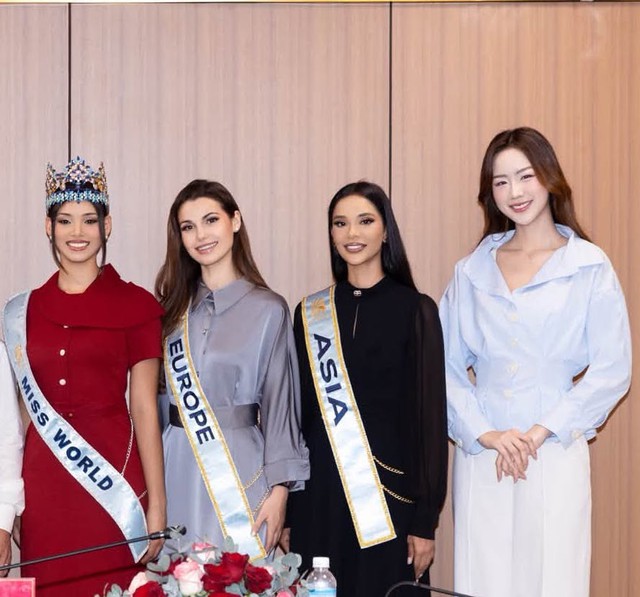 Đ&ocirc;i mắt sưng đỏ của Bảo Ngọc sau đ&ecirc;m chung kết Miss World 2026 g&acirc;y ch&uacute; &yacute; - Ảnh 3.