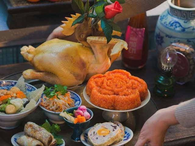 Đừng đặt sai kẻo mất lộc! Gà cúng nên quay ra hay vào và có được thắp hương gà mái? - Ảnh 1.