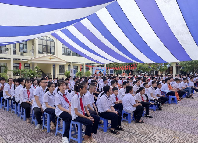 Lễ khai giảng đặc biệt tại Trường Giáo dục chuyên biệt Hải Phòng - Ảnh 2. Lễ khai giảng đặc biệt tại Trường Giáo dục chuyên biệt Hải Phòng - Ảnh 2.