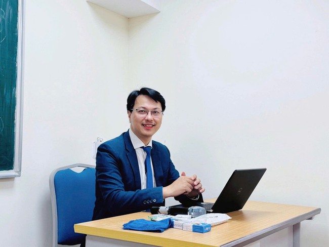 Vụ nam sinh lớp 12 đ&aacute;nh c&ocirc; gi&aacute;o g&atilde;y xương mũi: Lằn ranh n&agrave;o cho bạo lực học đường? - Ảnh 1.