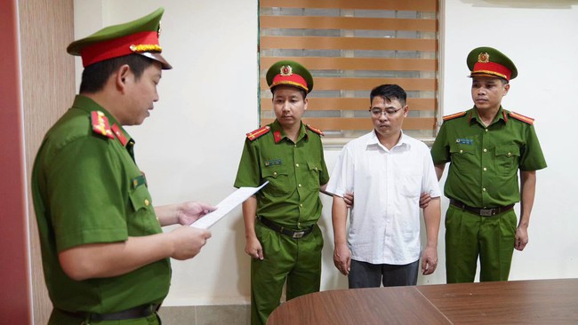 Ph&uacute; Thọ: Khởi tố B&iacute; thư Đảng ủy, Chủ tịch UBND x&atilde; li&ecirc;n quan vụ khai th&aacute;c đất tr&aacute;i ph&eacute;p - Ảnh 3.